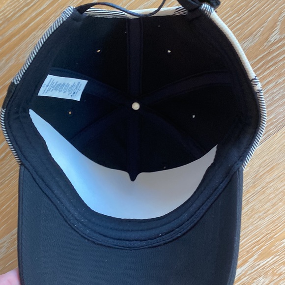 NEW Rare Lululemon fall winter hat cap reflectiv black white fleece lined baller - Picture 9 of 11